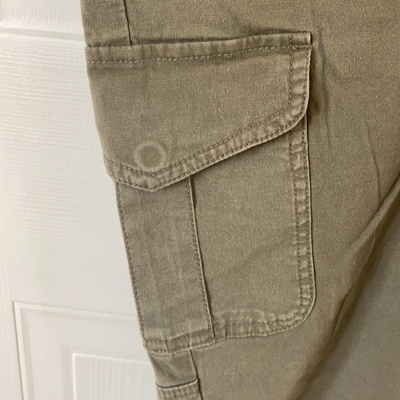 Chlorophylle olive green capris - Picture 3 of 8